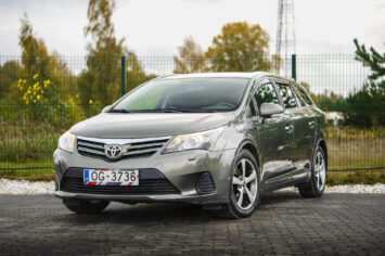 TOYOTA AVENSIS