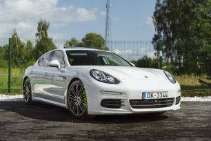 PORSCHE PANAMERA S E-HYBRID
