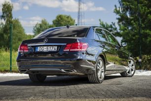 MERCEDES BENZ E220