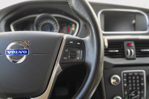 VOLVO V40 CROSS COUNTRY