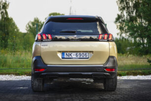 PEUGEOT 5008