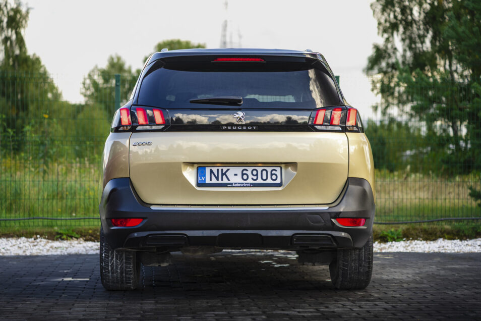 PEUGEOT 5008
