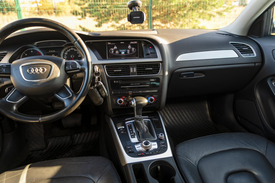 AUDI A4 AVANT