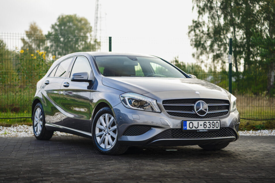 MERCEDES BENZ A180