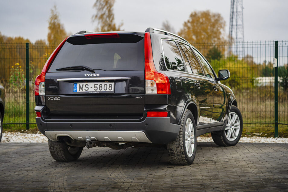 VOLVO XC90