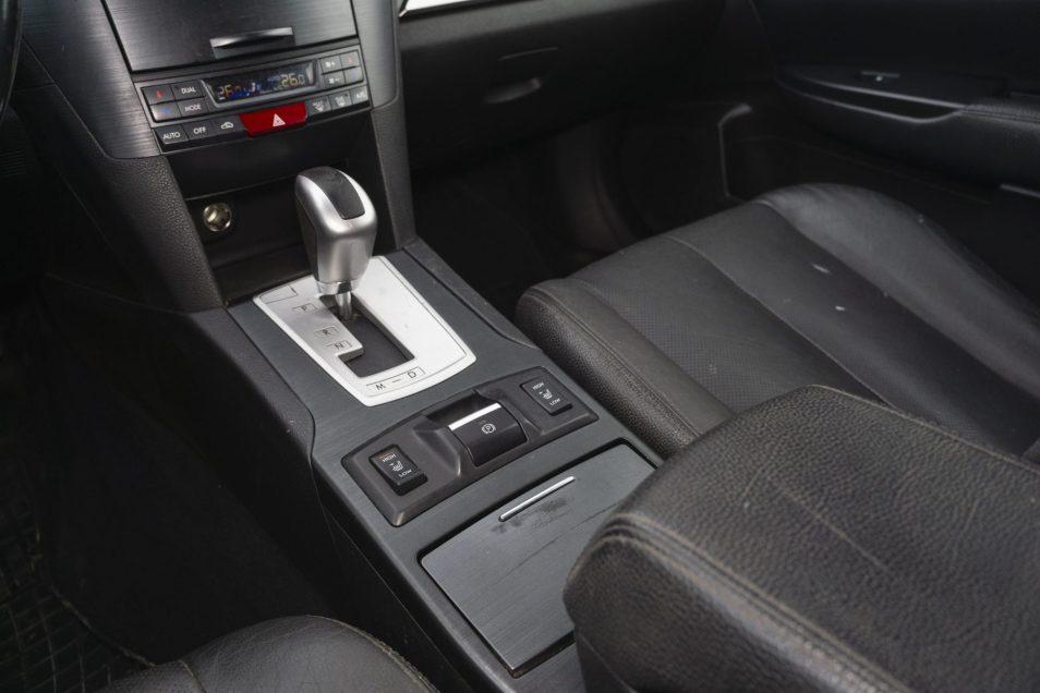 SUBARU LEGACY