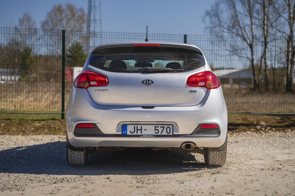 KIA CEE D