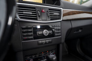 MERCEDES BENZ E 220