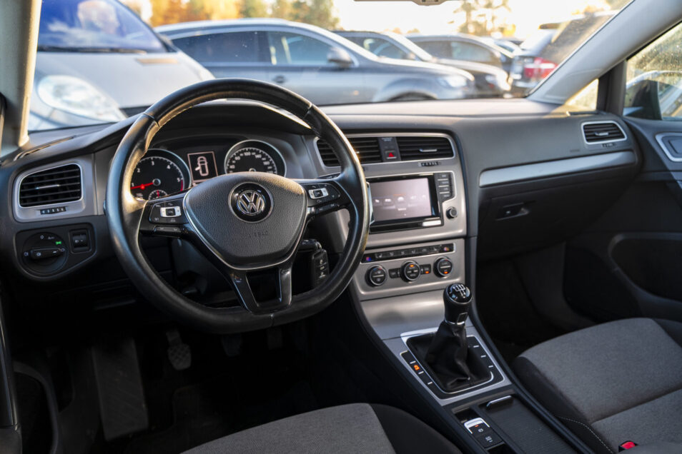VW GOLF