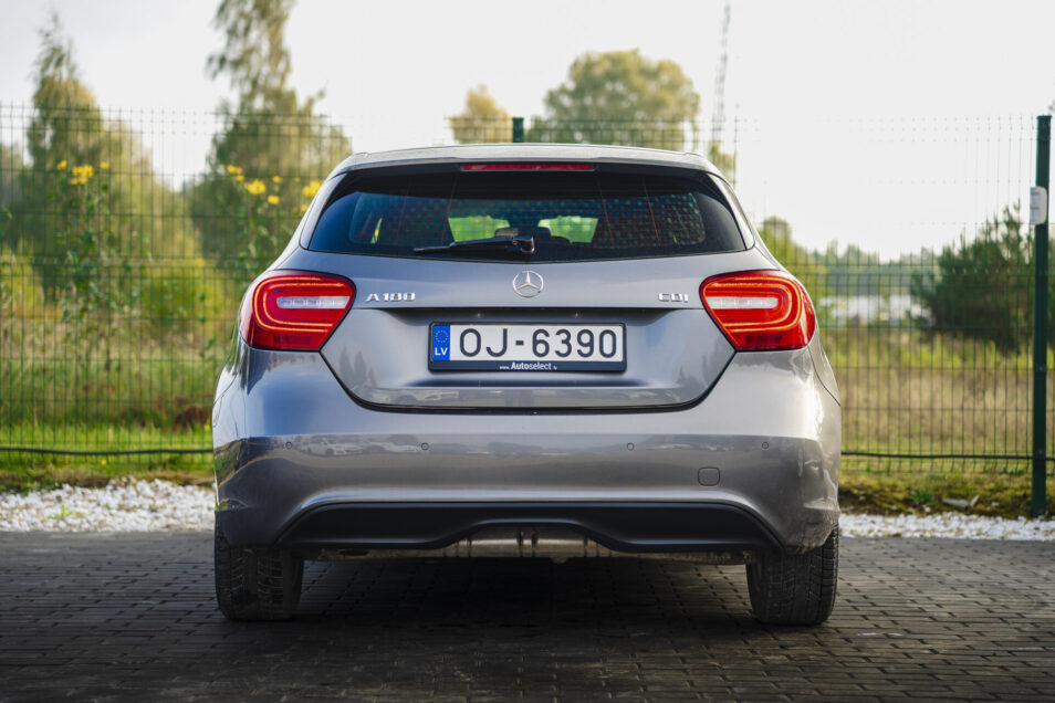 MERCEDES BENZ A180