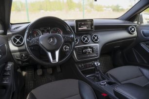 MERCEDES BENZ A180