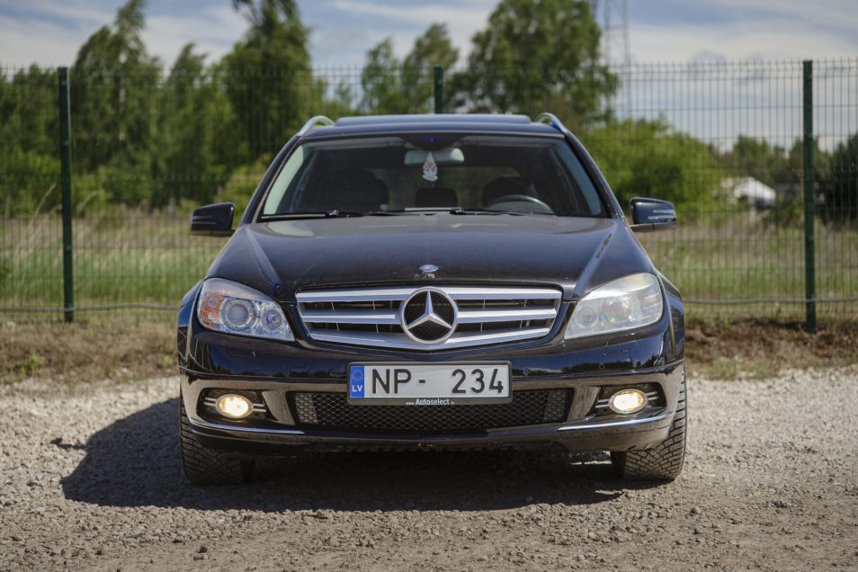 MERCEDES BENZ C220