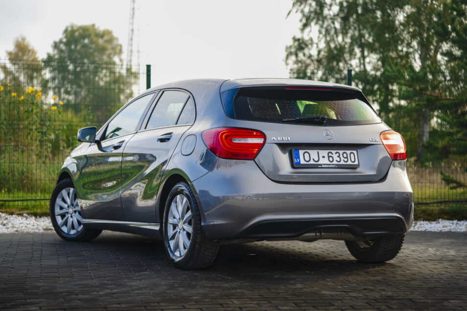MERCEDES BENZ A180