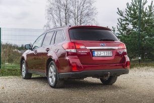 SUBARU LEGACY