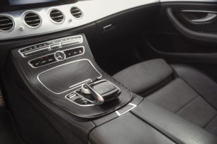 MERCEDES BENZ E300 DE