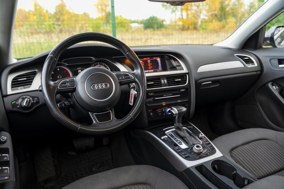 AUDI A4 AVANT