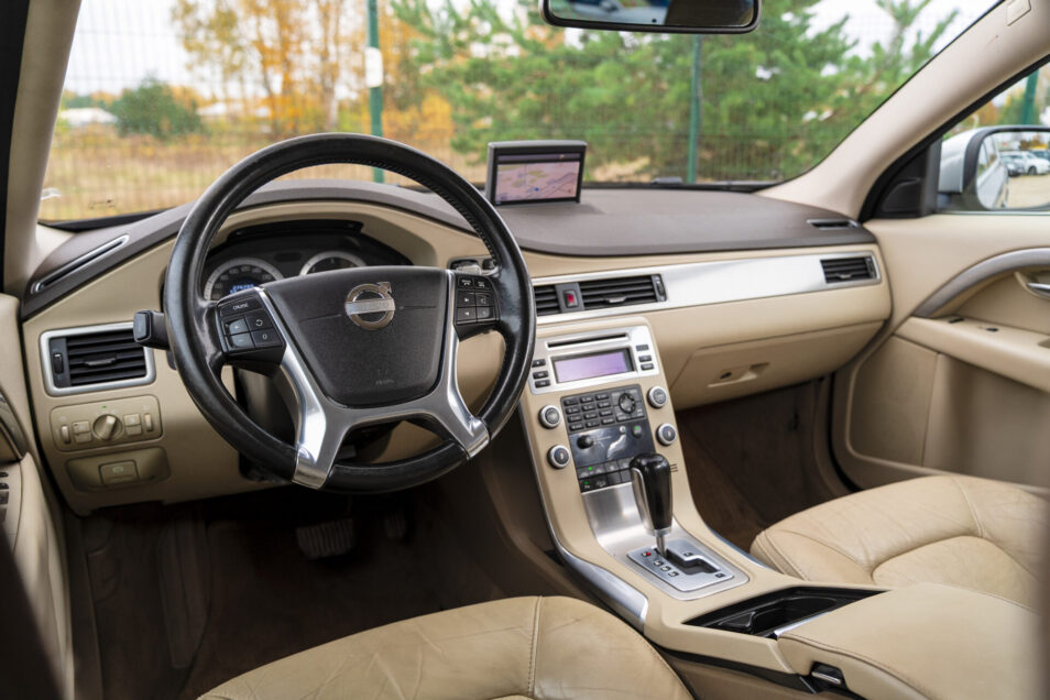 VOLVO XC70