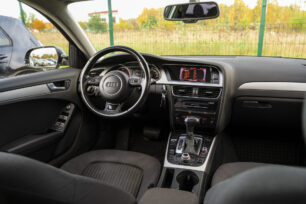 AUDI A4 AVANT