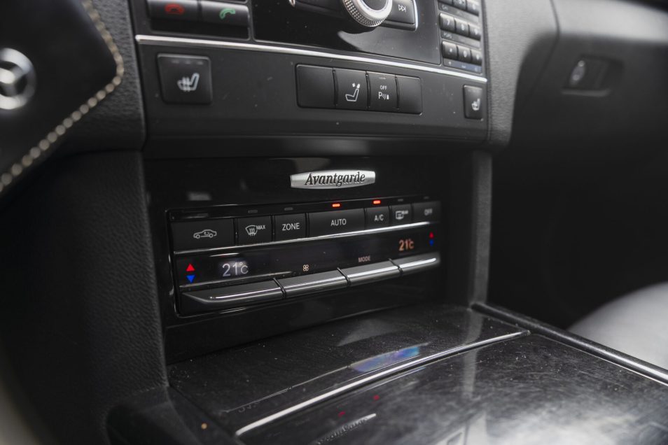 MERCEDES BENZ E300