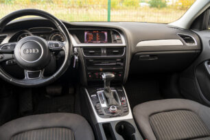 AUDI A4 AVANT