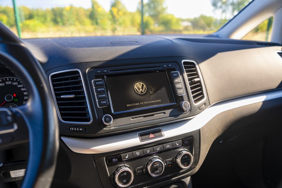 VW SHARAN