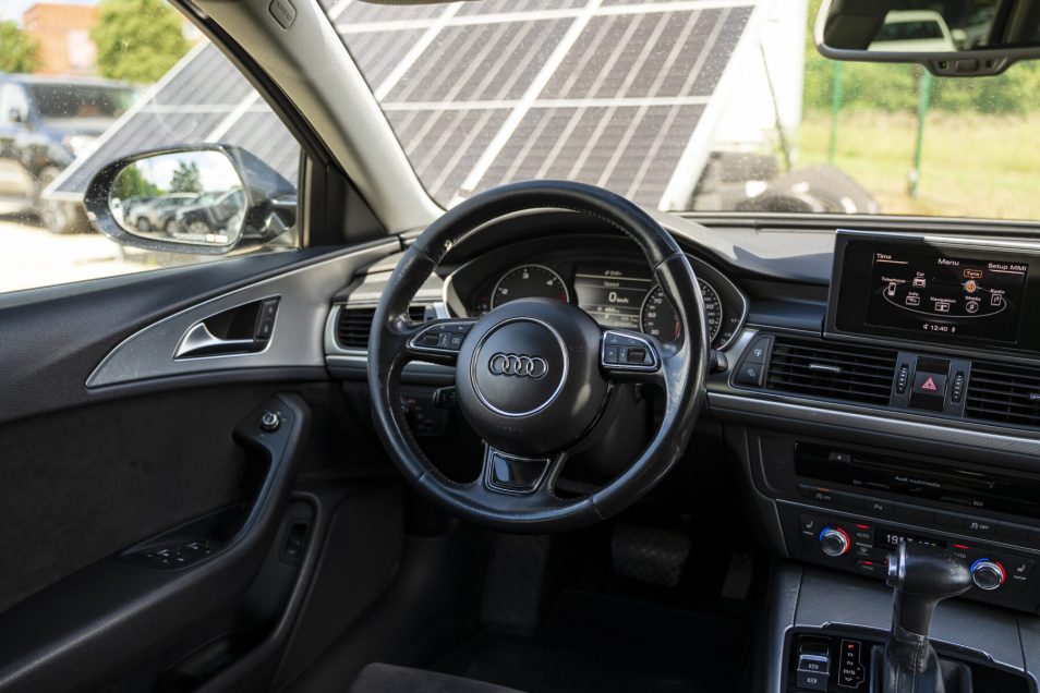 AUDI A6 AVANT QUATTRO