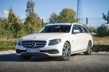MERCEDES BENZ E300 DE