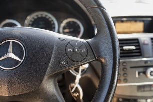 MERCEDES BENZ C200
