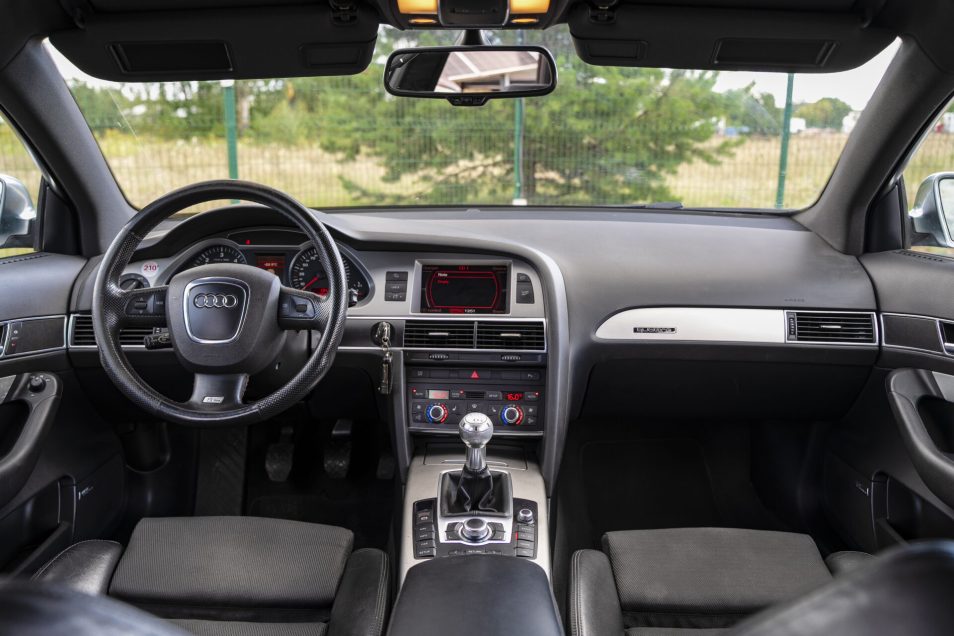 AUDI A6 QUATTRO