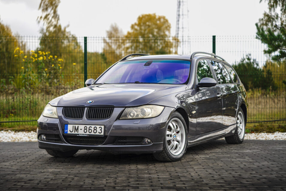 BMW 320