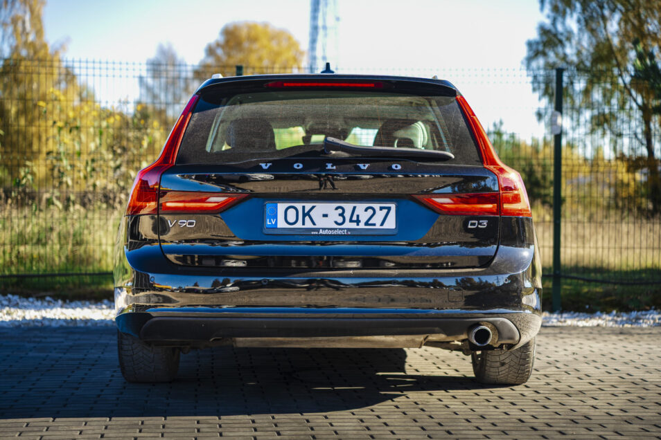 VOLVO V90