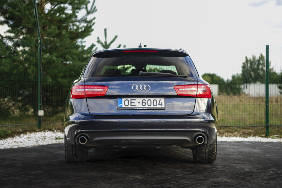 AUDI A6 AVANT QUATTRO