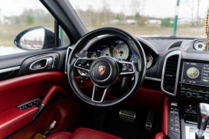 PORSCHE CAYENNE S