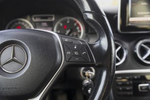 MERCEDES BENZ A180