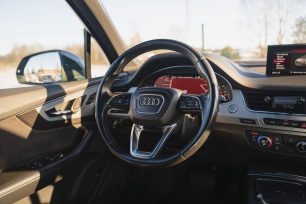 AUDI Q7 S-LINE