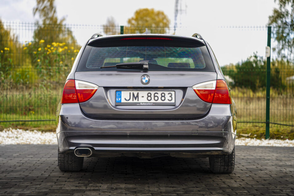 BMW 320