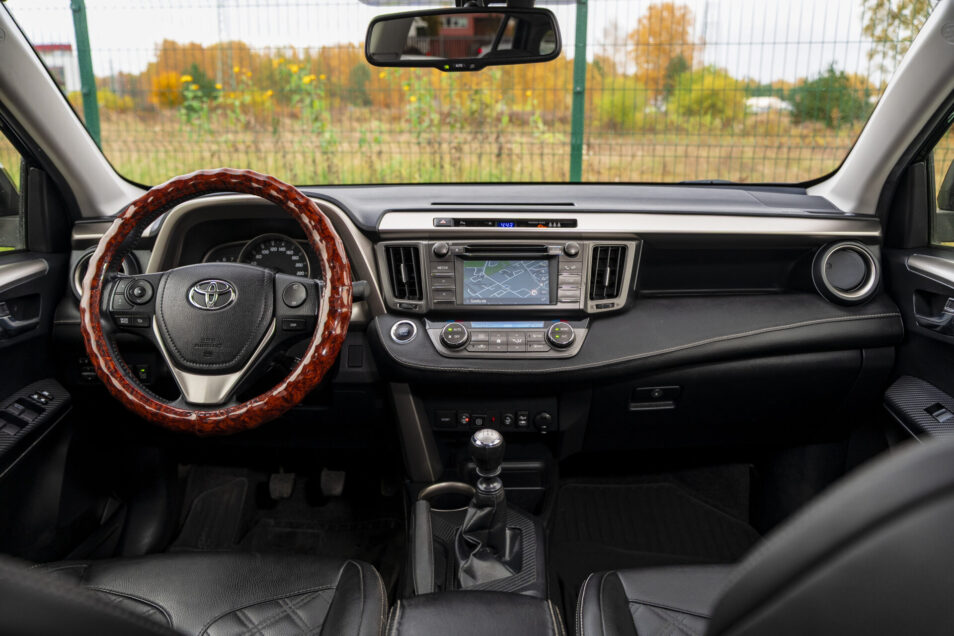 TOYOTA RAV 4