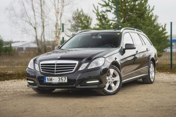 MERCEDES BENZ E300