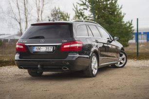 MERCEDES BENZ E300