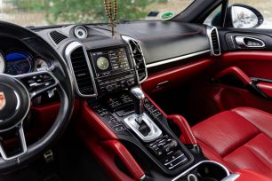 PORSCHE CAYENNE S