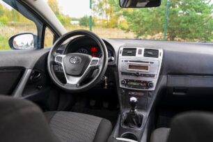 TOYOTA AVENSIS