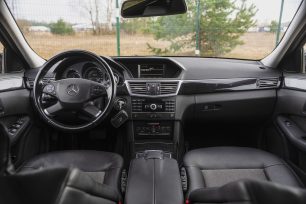 MERCEDES BENZ E300