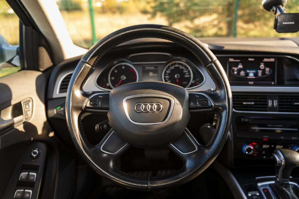 AUDI A4 AVANT