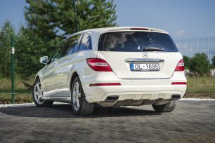 MERCEDES BENZ R350