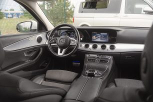 MERCEDES BENZ E300 DE