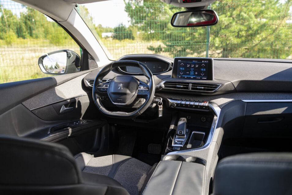 PEUGEOT 5008