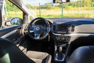 VW SHARAN