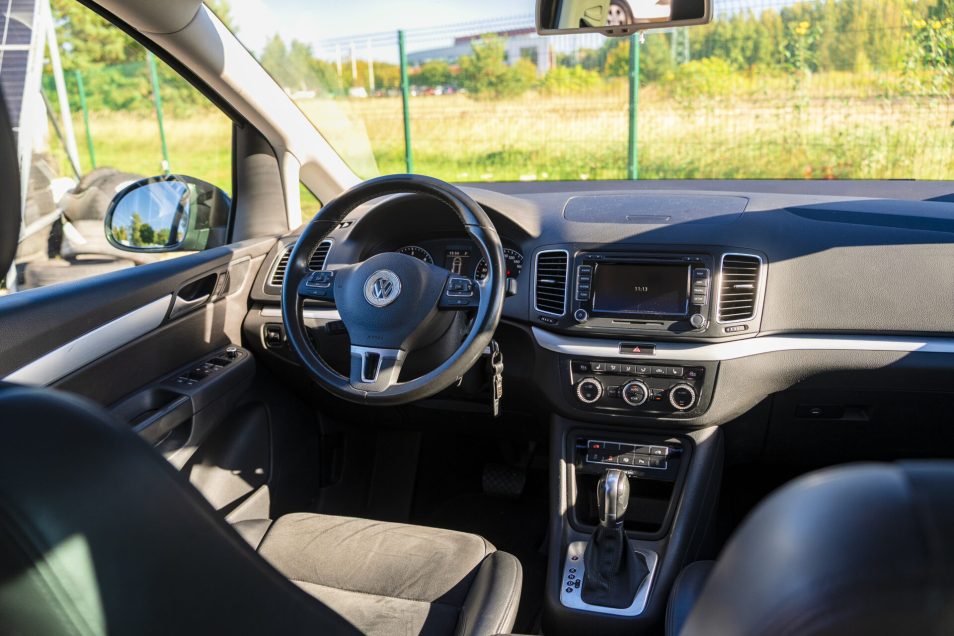 VW SHARAN