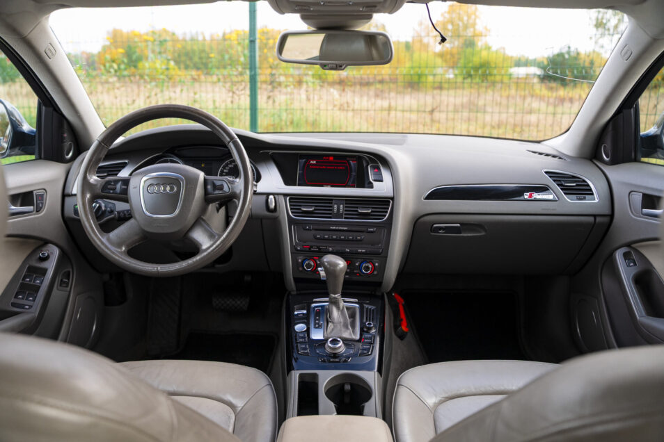 AUDI A4 S-LINE