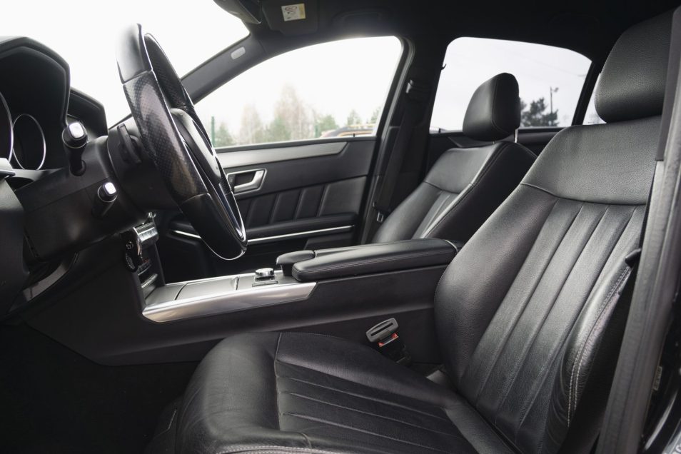 MERCEDES BENZ E220